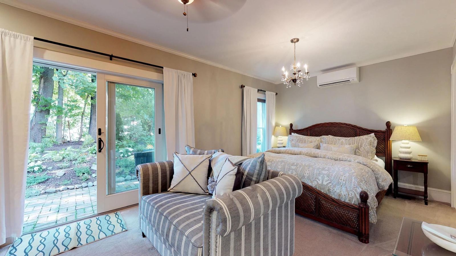 Lafayette Suite king guest room
